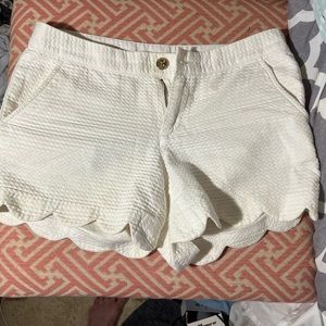 Lilly Pulitzer scalloped white shorts size 2